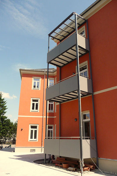 Balkonanlage mit Sichtschutz Grau