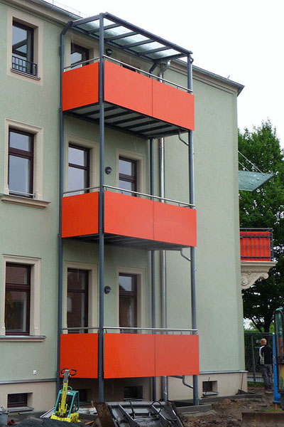 Balkonanlage mit Sichtschutz Orange